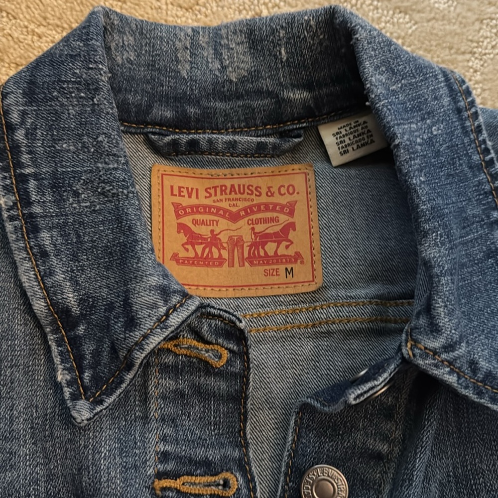 Levi’s denim jacket - Picture 2 of 3